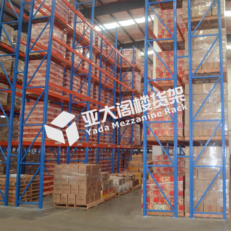 貨架廠定制的倉(cāng)儲(chǔ)貨架托盤擺放需要注意問題